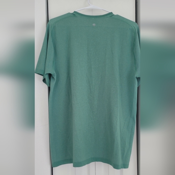 lululemon athletica Green Short Sleeve Tee - Picture 2 of 7